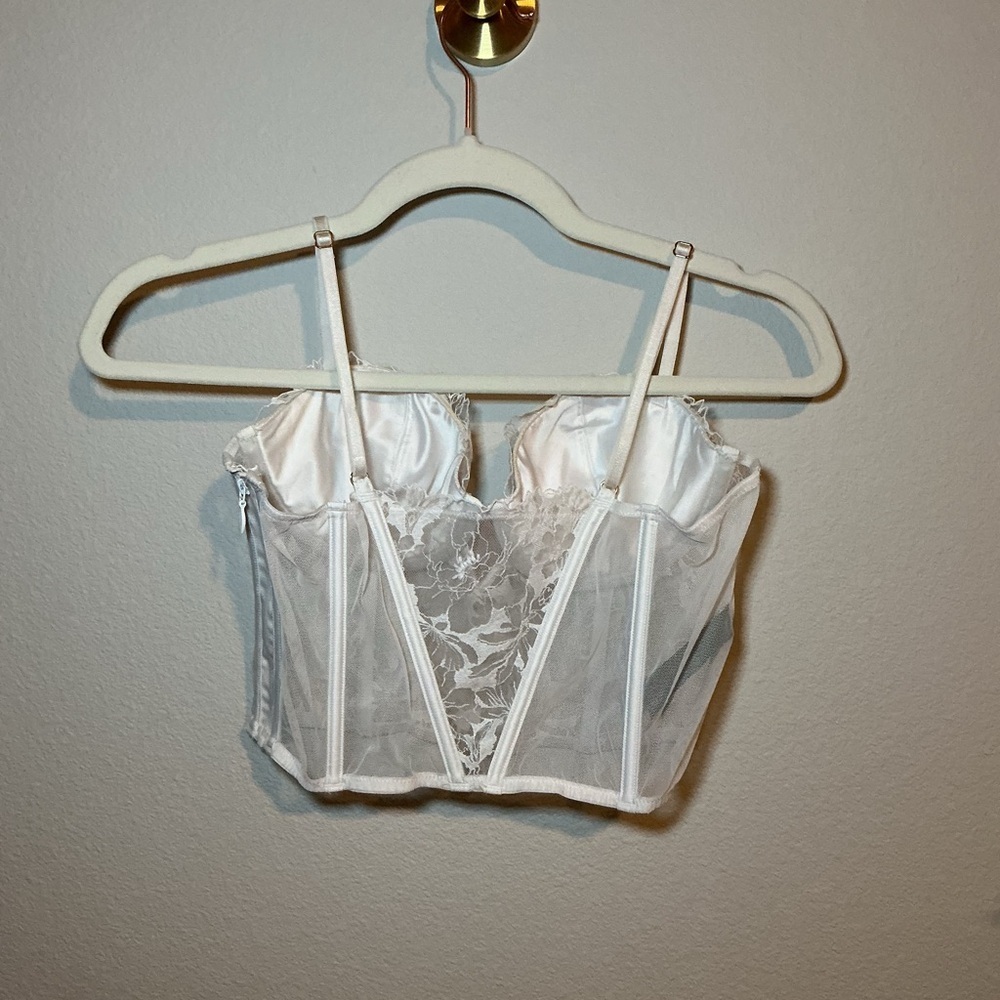 Victoria Secret White Lace Bustier - Picture 4 of 6